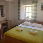 Guest house Sobe 3*