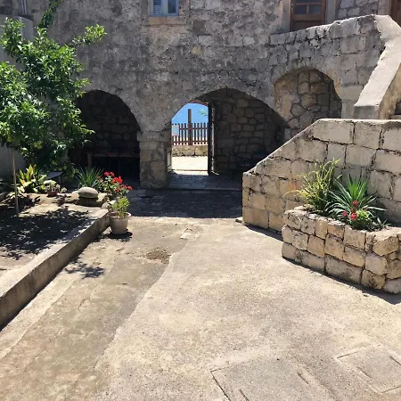 Sobe 3* ツァヴタット